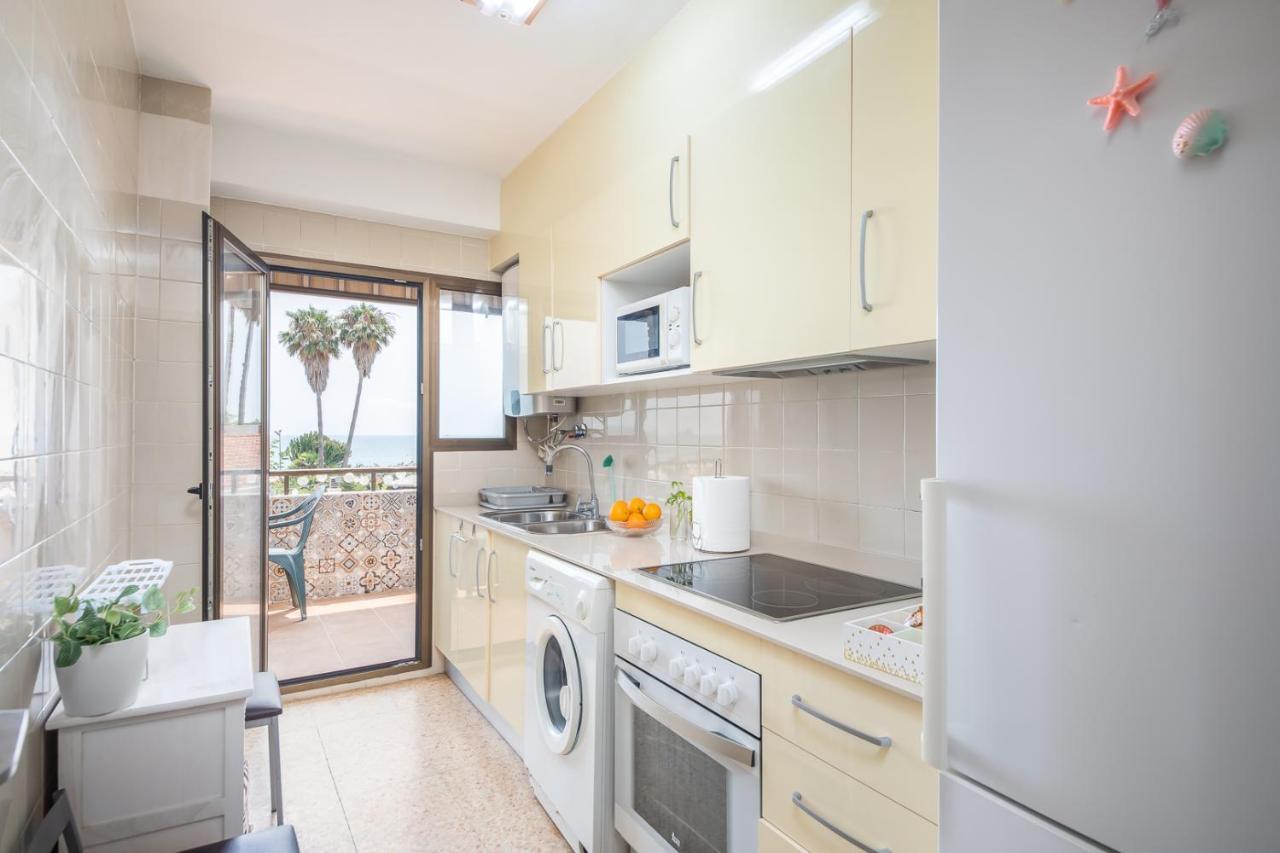 Isola Beachside Apartment Валенсія Екстер'єр фото
