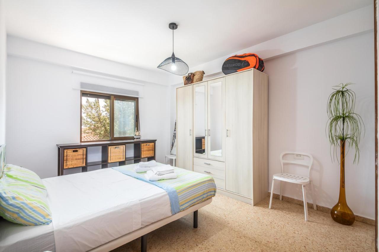 Isola Beachside Apartment Валенсія Екстер'єр фото