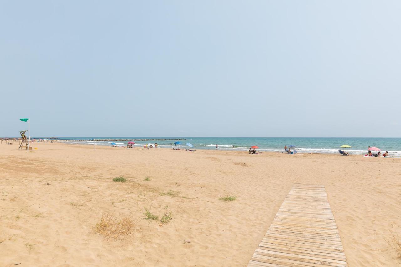Isola Beachside Apartment Валенсія Екстер'єр фото